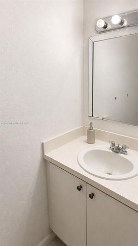 17911 NW 68th Avenue M201, Hialeah, FL 33015