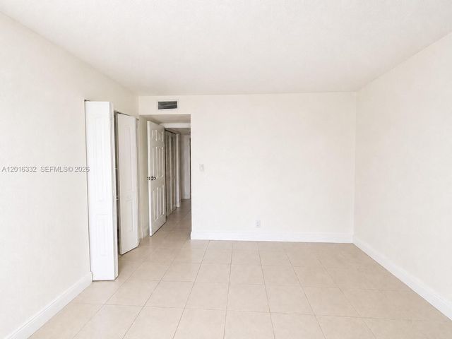 17911 NW 68th Avenue M201, Hialeah, FL 33015
