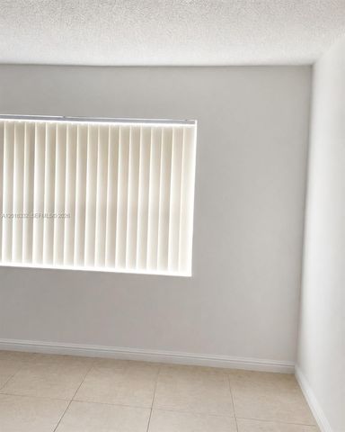 17911 NW 68th Avenue M201, Hialeah, FL 33015