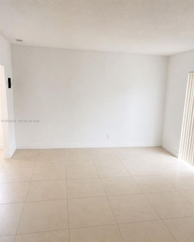 17911 NW 68th Avenue M201, Hialeah, FL 33015