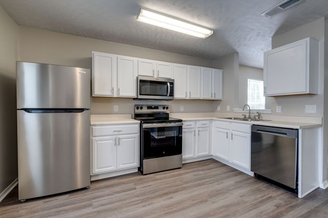 1014 Halifax Ln, Antioch, TN 37013