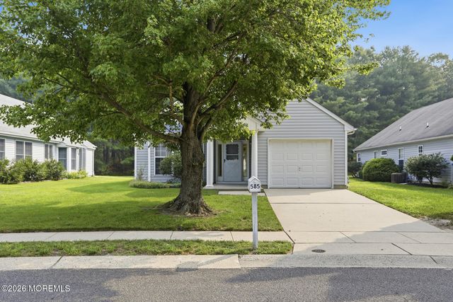 585 Waterford Drive, Manchester, NJ 08759