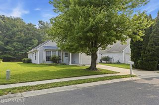 585 Waterford Drive, Manchester, NJ 08759
