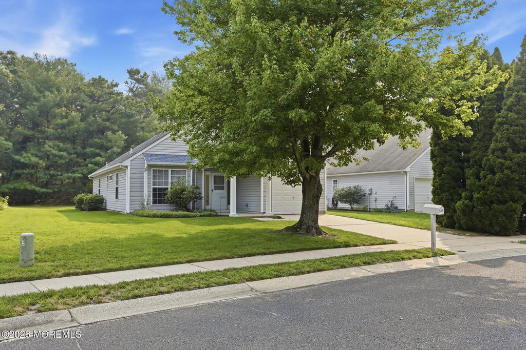 585 Waterford Drive, Manchester, NJ 08759