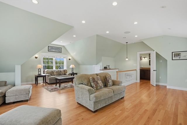 1 Twin Springs Drive, Saugus, MA 01906