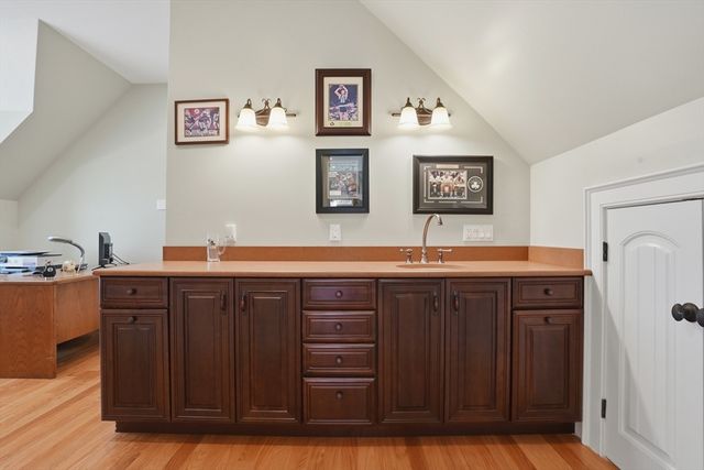 1 Twin Springs Drive, Saugus, MA 01906