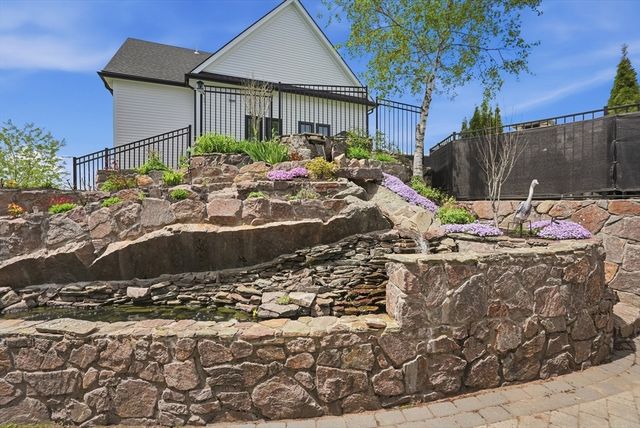 1 Twin Springs Drive, Saugus, MA 01906