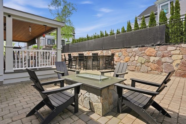 1 Twin Springs Drive, Saugus, MA 01906
