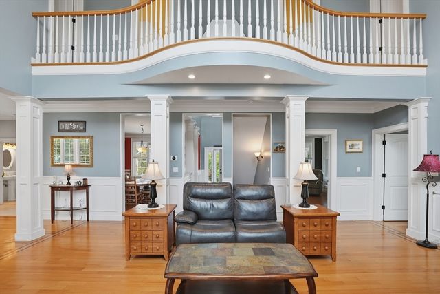 1 Twin Springs Drive, Saugus, MA 01906