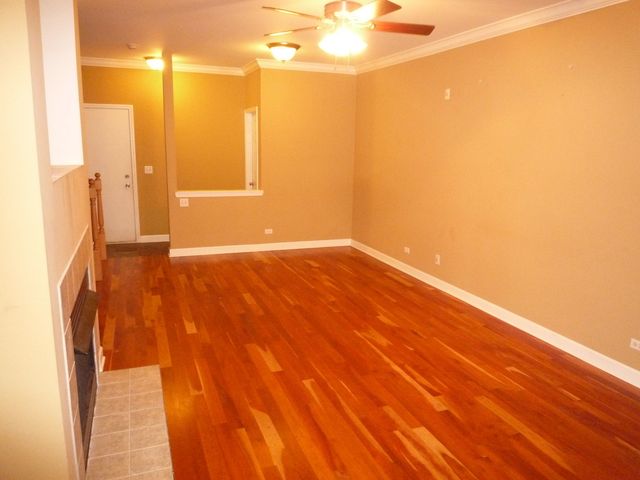 842 County Line Road 842, Aurora, IL 60502