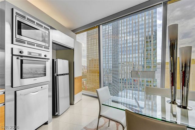 3722 Las Vegas Boulevard 2412, Las Vegas, NV 89158