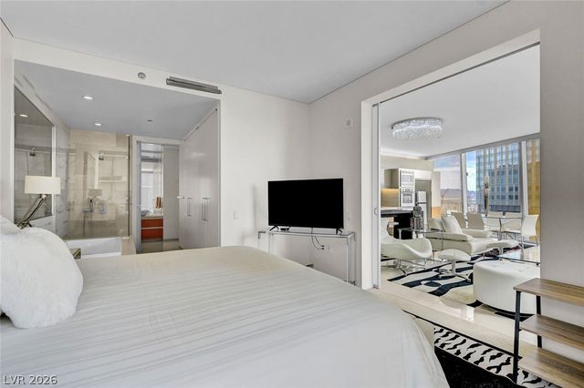 3722 Las Vegas Boulevard 2412, Las Vegas, NV 89158