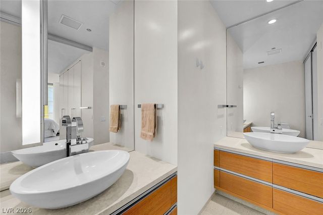 3722 Las Vegas Boulevard 2412, Las Vegas, NV 89158
