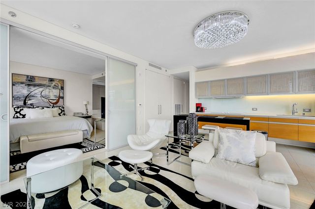 3722 Las Vegas Boulevard 2412, Las Vegas, NV 89158