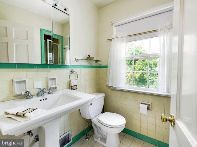 939 REMINGTON RD, Wynnewood, PA 19096