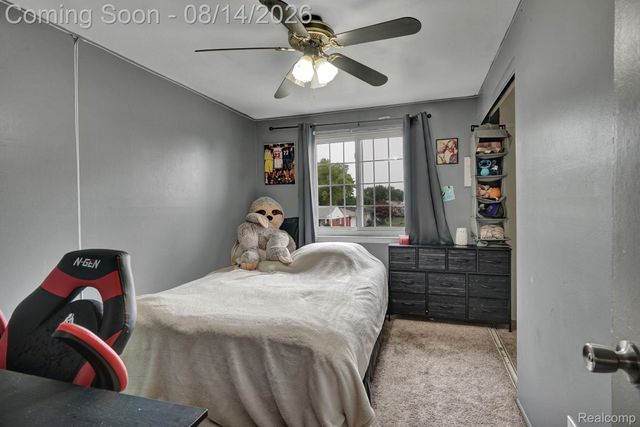 654 Manchester Street, Madison Heights, MI 48071