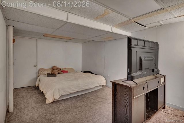 654 Manchester Street, Madison Heights, MI 48071