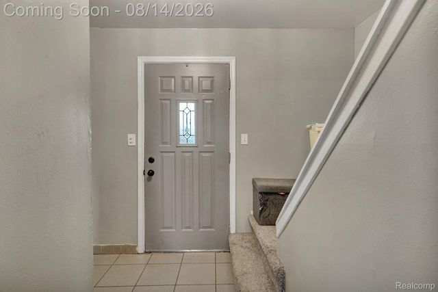 654 Manchester Street, Madison Heights, MI 48071