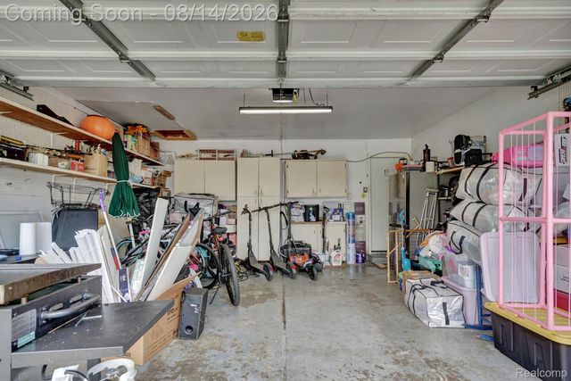 654 Manchester Street, Madison Heights, MI 48071