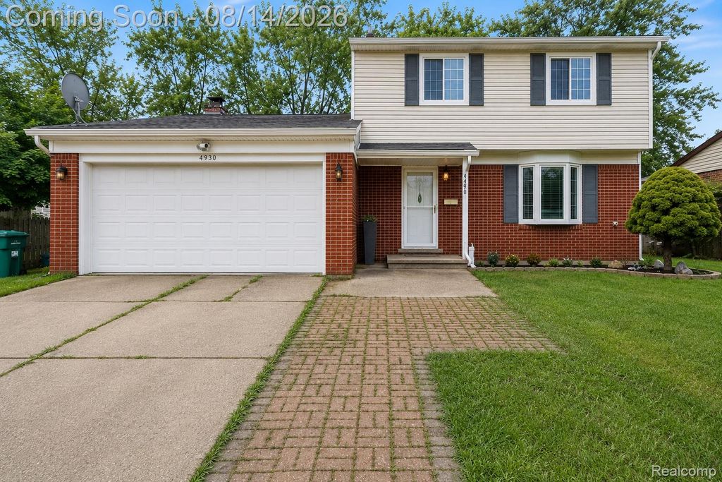 654 Manchester Street, Madison Heights, MI 48071