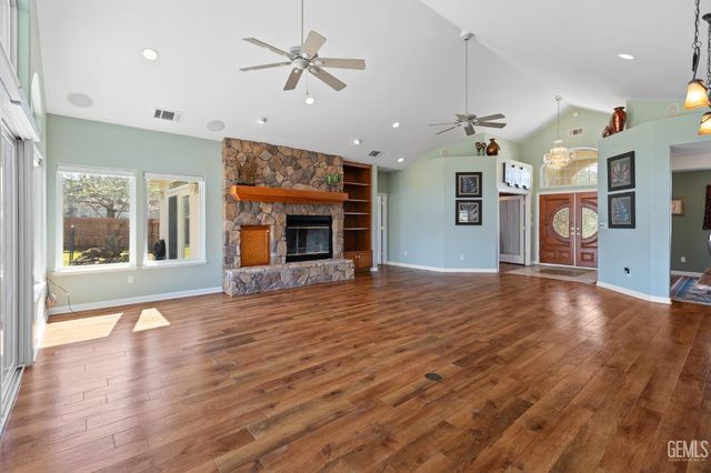 32250 Appaloosa Drive, Lindsay, CA 93265