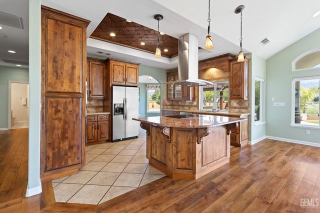 32250 Appaloosa Drive, Lindsay, CA 93265