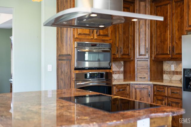 32250 Appaloosa Drive, Lindsay, CA 93265