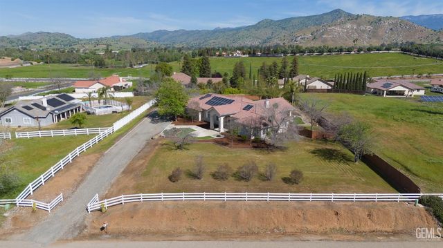 32250 Appaloosa Drive, Lindsay, CA 93265