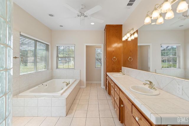 32250 Appaloosa Drive, Lindsay, CA 93265