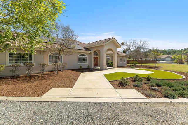 32250 Appaloosa Drive, Lindsay, CA 93265