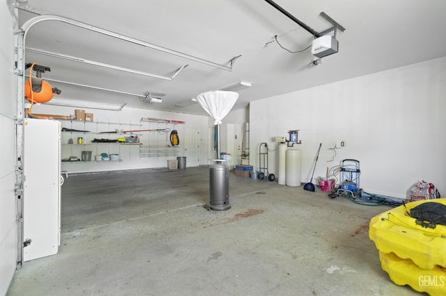 32250 Appaloosa Drive, Lindsay, CA 93265