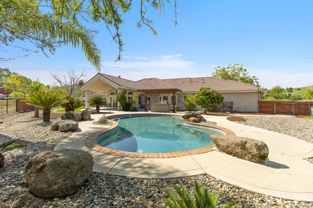 32250 Appaloosa Drive, Lindsay, CA 93265