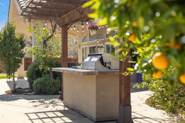 32250 Appaloosa Drive, Lindsay, CA 93265