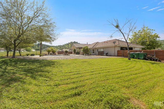 32250 Appaloosa Drive, Lindsay, CA 93265