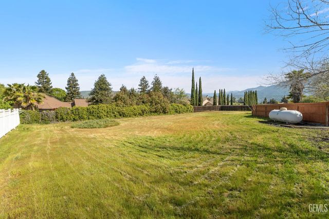 32250 Appaloosa Drive, Lindsay, CA 93265