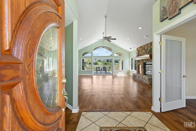 32250 Appaloosa Drive, Lindsay, CA 93265