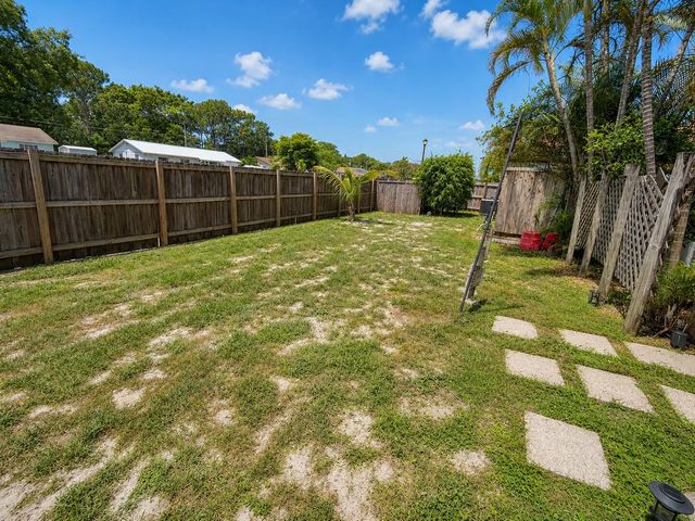 713 Suwanee Avenue, Jupiter, FL 33458