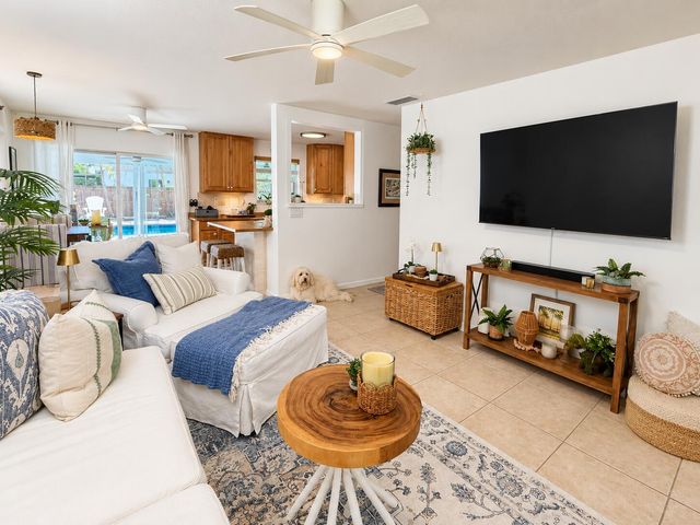 713 Suwanee Avenue, Jupiter, FL 33458