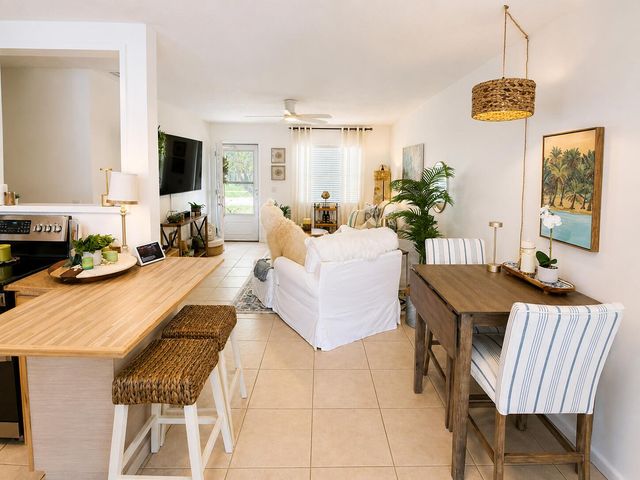 713 Suwanee Avenue, Jupiter, FL 33458