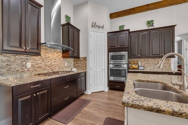 6002 WATERCOLOR DRIVE, Lithia, FL 33547