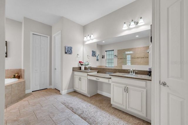 6002 WATERCOLOR DRIVE, Lithia, FL 33547