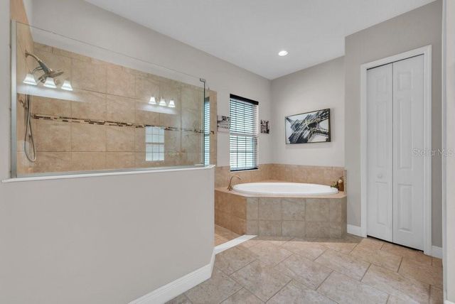 6002 WATERCOLOR DRIVE, Lithia, FL 33547