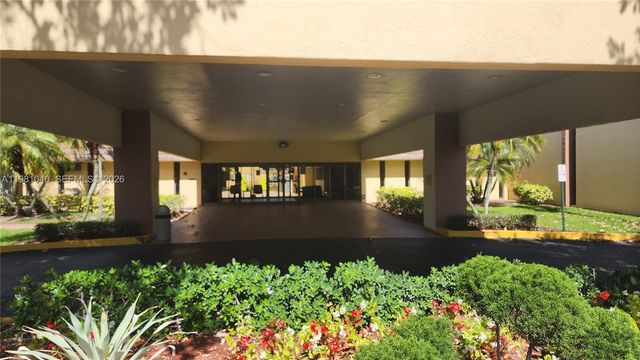 5750 NW 64th Ave 208, Tamarac, FL 33319