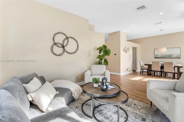 18361 NW 10th St, Pembroke Pines, FL 33029