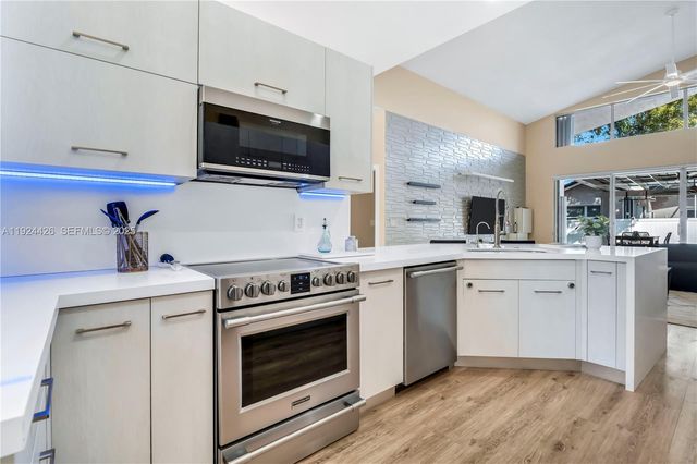 18361 NW 10th St, Pembroke Pines, FL 33029