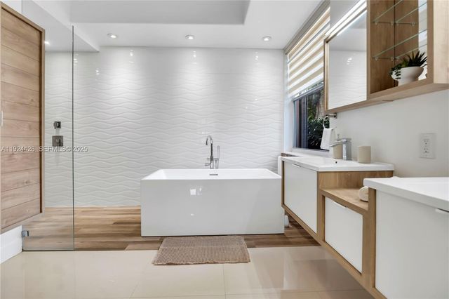 18361 NW 10th St, Pembroke Pines, FL 33029