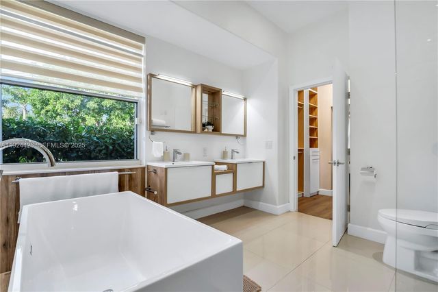 18361 NW 10th St, Pembroke Pines, FL 33029