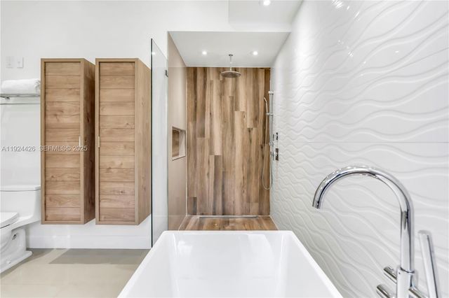 18361 NW 10th St, Pembroke Pines, FL 33029