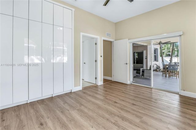 18361 NW 10th St, Pembroke Pines, FL 33029