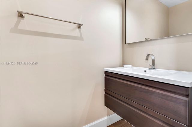 18361 NW 10th St, Pembroke Pines, FL 33029